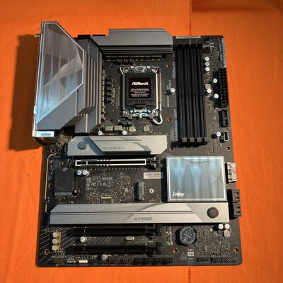 【なんば店】中古  ASRock Z890 LiveMixer WiFi (Z890 1851 ATX DDR5) 172167 