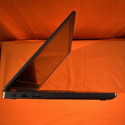 【なんば店】中古  DELL Latitude 5590 (Intel Core i3 8130U 2.2GHz/8GB/SSD256GB/なし/オンボード/15.6/1920x1080/Wi-Fi/WEBCAM/W11H64) 181909 