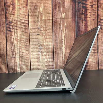 【富士青葉店】中古  DELL Dell 15 D15260 5070002072 