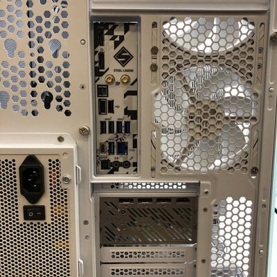 【宇都宮鶴田店】中古  自作PC(Ryzen 7 9800X3D/48GB/SSD2TB+2TB+2TB/RX7900XTX) 5280001032 