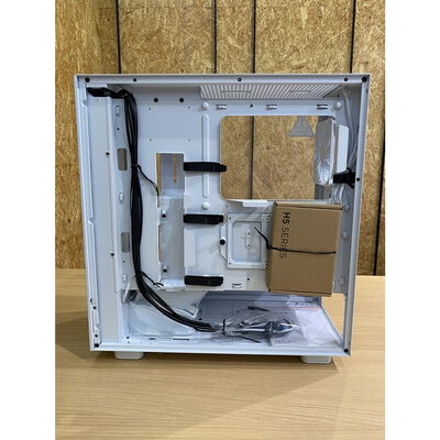 【座間相武台】中古  NZXT CC-H51FW-01(H5 Flow WH ATX ｶﾞﾗｽ ) 4510002642 