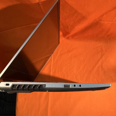 【なんば店】中古  THIRDWAVE raytrek R5-RL5 (i7-13700H/32GB/SSD1TB/RTX4050/WLAN/15.6QHD) 3280021658 