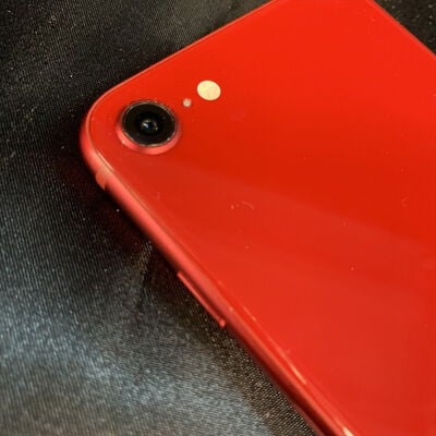 【横浜駅前店】中古  【au版SIMフリー】Apple iPhoneSE 4.7インチ (第3世代) 64GB (PRODUCT)RED MMYE3J/A 154841 