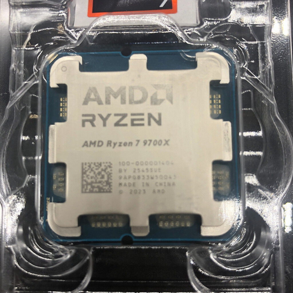 中古 AMD Ryzen 7 9700X (AM5/3.8GHz/40M/C8/T16/65W) 169022 （370252