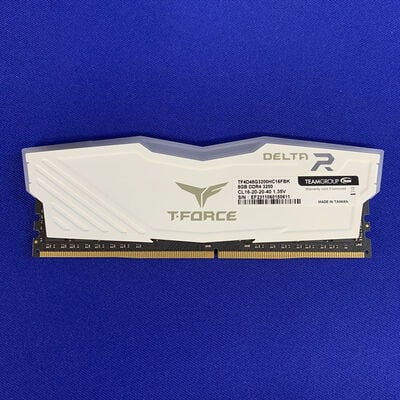 【横浜駅前店】中古  PC4-25600 8GB デスクトップ用(DDR4-3200) 140727 