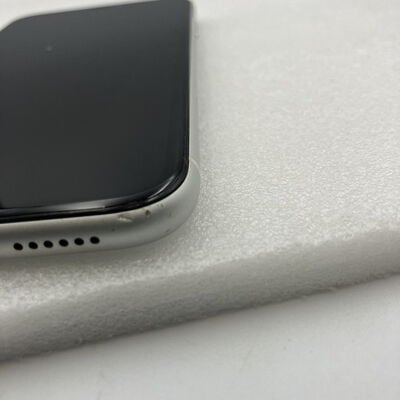 【新潟店】中古  【docomo】 Apple iPhoneXR 6.1インチ 64GB (ホワイト)  MT032J/A 138394 