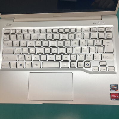 【浦添城間店(沖縄)】中古  富士通　LIFEBOOK　MH55/J3(Ryzen 5 7520U/16GB/SSD256GB/W11H) 4780001509 