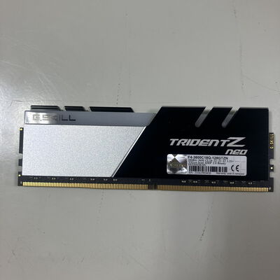 【大宮店】中古  PC4-28800 32GB デスクトップ用(DDR4-3600) 143221 