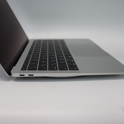 【札幌店】中古  Apple MacBook Air 2018 （13.3インチ/Core i5 1.6GHz/8GB/128GB/シルバー） MREA2J/A 139730 