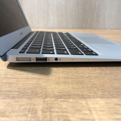 【姫路店】中古  Apple MacBook Air (11.6 i5/1.3G 128GB) MD711J/A 122499 