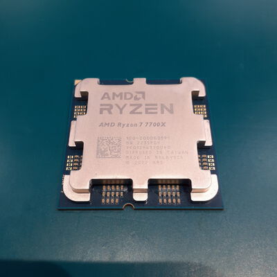 【鹿児島店】中古  AMD Ryzen 7 7700X (AM5/4.5GHz/40M/C8/T16/105W 152463 
