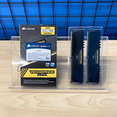 【博多店】中古  Corsair CMK16GX4M2A2666C16 (DDR4 PC4-21300 8GBx2) 3310006284 