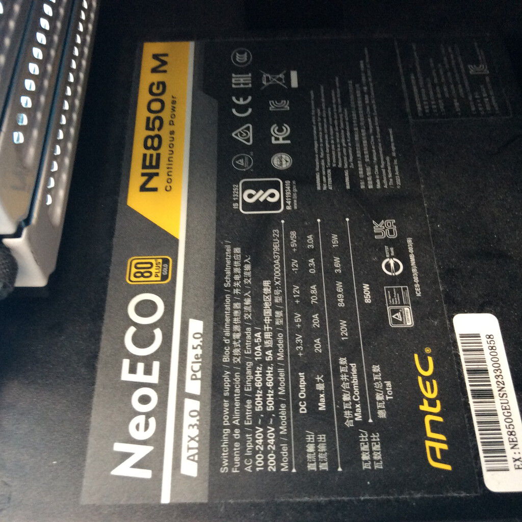 中古 自作パソコン(i7 12700F/32GB/SSD256GB/RTX3060Ti/OSなし