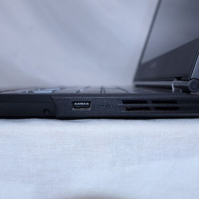【通販センター】中古  Lenovo LEGION Y540-15IRH(Intel Core i7 9750H/16GB DDR4 (PC4)/SSD1TB+HDD1TB/なし/NVIDIA GeForce RTX 2060 6GB/15.6/1920x1080/Wi-Fi/W11H64 MAR) 204019 