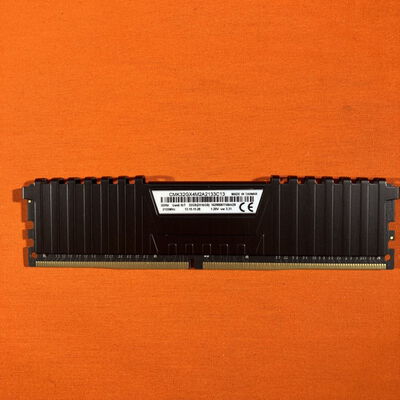 【なんば店】中古  PC4-17000 16GB デスクトップ用 135640 