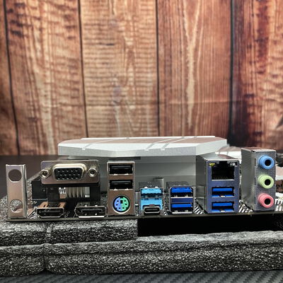 【富士青葉店】中古  ASRock B550M Pro4 (B550 AM4 mATX DDR4) 142938 