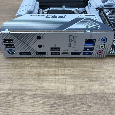 【宇都宮鶴田店】中古  ASRock Z790 Pro RS (Z790 1700 ATX DDR5) 152756 