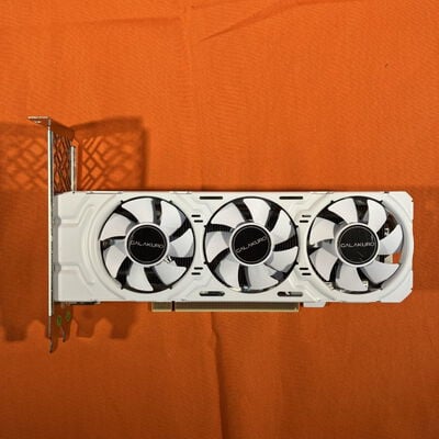 【なんば店】中古  玄人志向 GK-RTX4060-E8GB/WHITE/LP(RTX4060 8G) 175577 