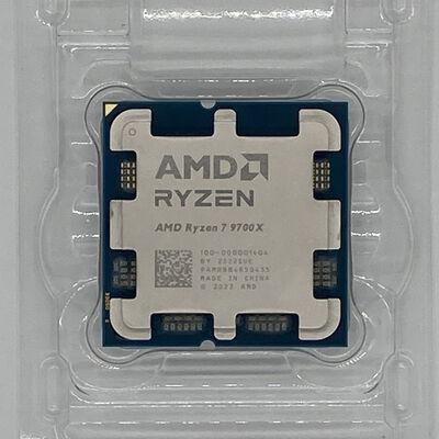 【八王子店】中古  AMD Ryzen 7 9700X (AM5/3.8GHz/40M/C8/T16/65W) 169022 