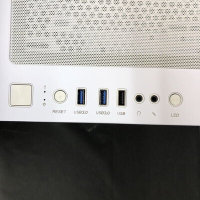 【長野稲里店】中古  ZALMAN Z3 Iceberg White(E-ATX ｶﾞﾗｽ ) 5110001000 