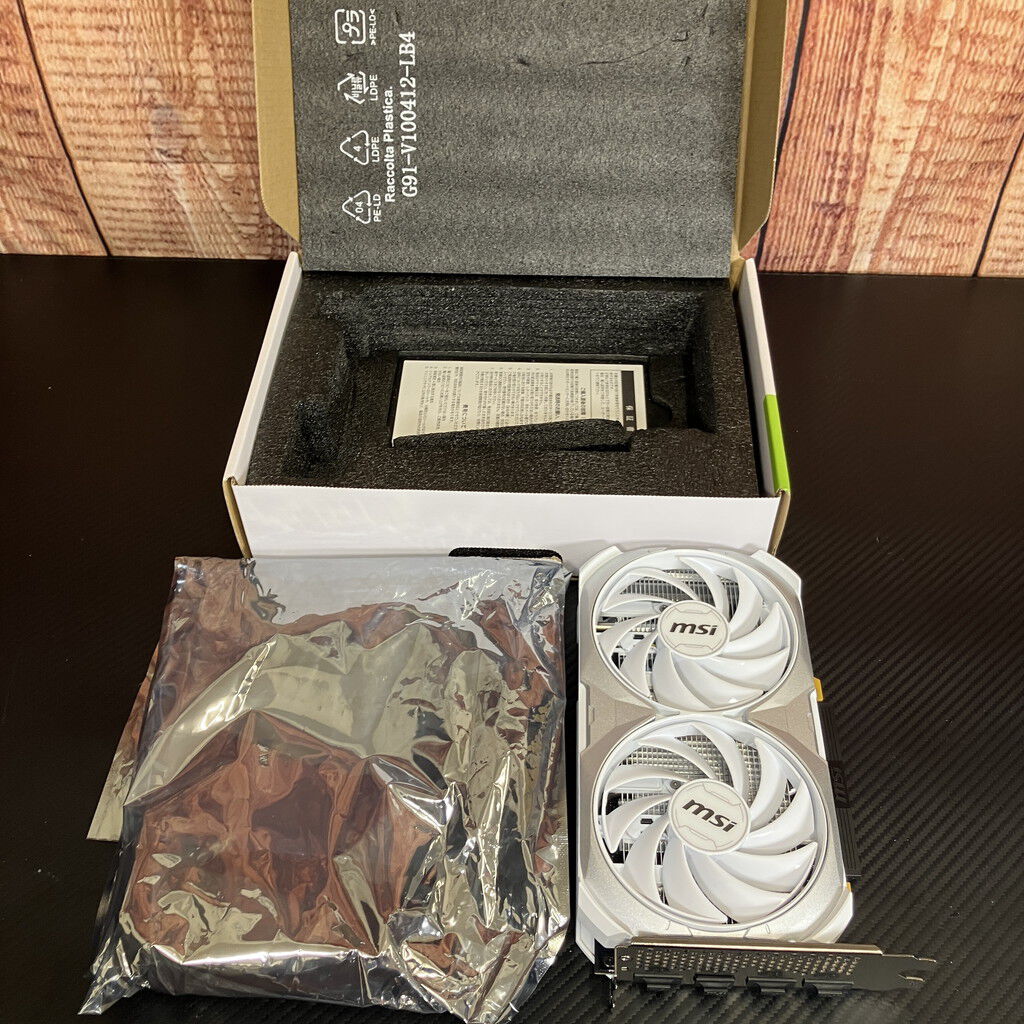 中古 MSI GeForce RTX 4060 VENTUS 2X WHITE 8G OC (RTX4060 8GB