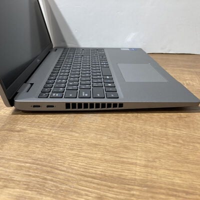 【富山本郷店】中古  DELL Latitude 5520 (Intel Core i7 1185G7 3.00GHz/16GB/SSD256GB/-/GeForce MX450/15.6/1920x1080/GbE/Wi-Fi/WEBCAM/W11H) 193804 