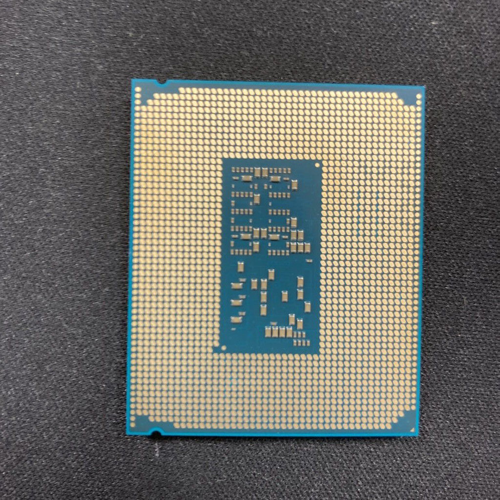 中古 INTEL Core Ultra 5 225 (1851/3.3G/20M/C10/T10) 175014