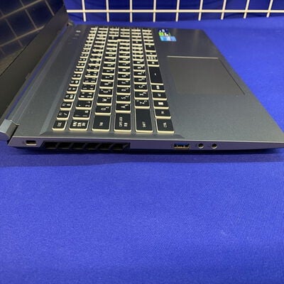 【横浜駅前店】中古  THIRDWAVE raytrek R5-RL6 (Intel Core i7-13700HX/32GB/RTX4060/W11H/有線LAN◯無線LAN◯) 3400009092 