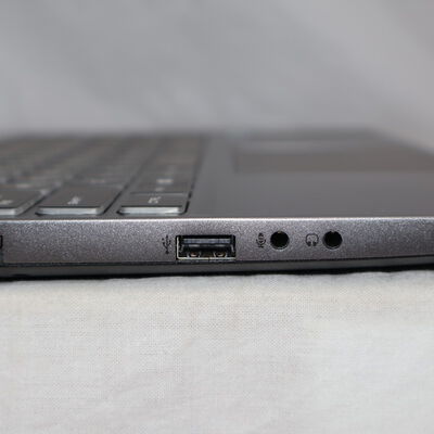 【通販センター】中古  THIRDWAVE raytrek R5-TA5(Intel Core i7 11800H/32GB DDR4 (PC4)/SSD1TB/なし/NVIDIA GeForce RTX 3050 4GB Laptop GPU/15.6/1920x1080/Wi-Fi/W11H64 MAR) 199389 