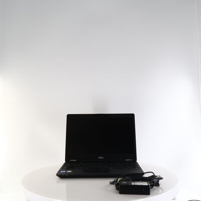 【秋葉原本店】中古  LIFEBOOK　U7311/F(i5-1145G7/8GB/SSD256GB/W11P) 3410015824 