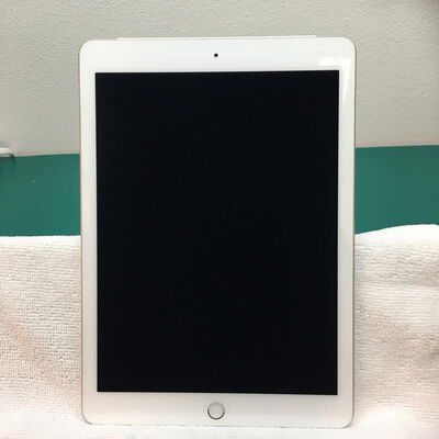 【佐賀南部バイパス店】中古  【SoftBank】Apple iPad (2017) Wi-Fi + Cellular 32GB シルバー MP1L2J/A 136539 