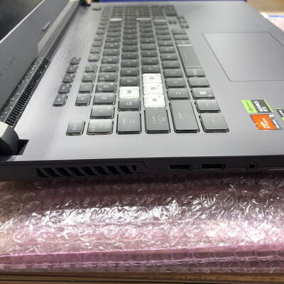【宮崎恒久店】中古  ASUS ROG Strix G713PI(Ryzen 9 7845HX/16GB/SSD512GB/RTX4070/W11H) 5160001055 