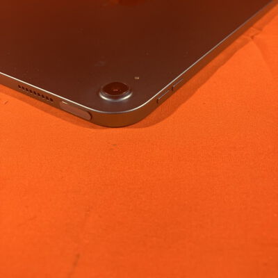 【なんば店】中古  Apple 【Wi-Fi】 iPad（A16/2025） 128GB ブルー MD4A4J/A 3240009173 