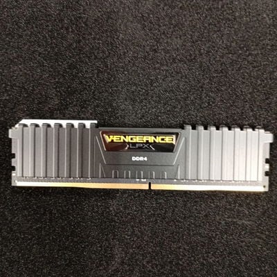 【大須店】中古  PC4-21300 8GB デスクトップ用(DDR4-2666) 126165 