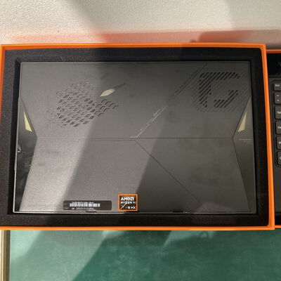 【浦添城間店(沖縄)】中古  ONEXPLAYER X1 PRO 4780001556 