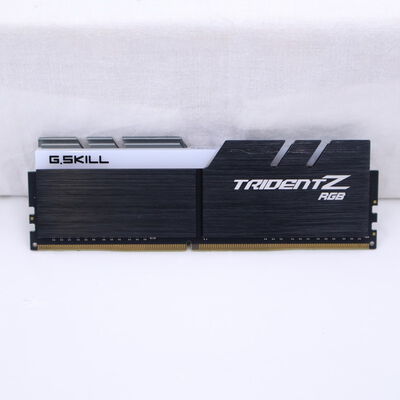 【通販センター】中古  PC4-25600 8GB デスクトップ用(DDR4-3200) 140727 