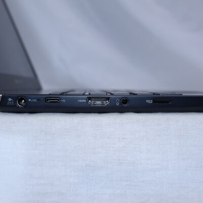 【通販センター】中古  【ジャンク品/保証無/返品質問不可】TOSHIBA dynabook G83/FP A6G7FPF2H512 (Intel Core i5 10210U 1.6GHz/8GB/SSD512GB/-/オンボード/13.3/1366x768/GbE/Wi-Fi/WEBCAM/OSなし) 192143 