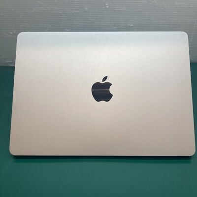 【浦添城間店(沖縄)】中古  Apple MacBook Air 2024 Z1G700062 (Apple M3/24GB/SSD 2TB/13.3/2560 x 1664 Liquid Retina/Wifi) 198226 