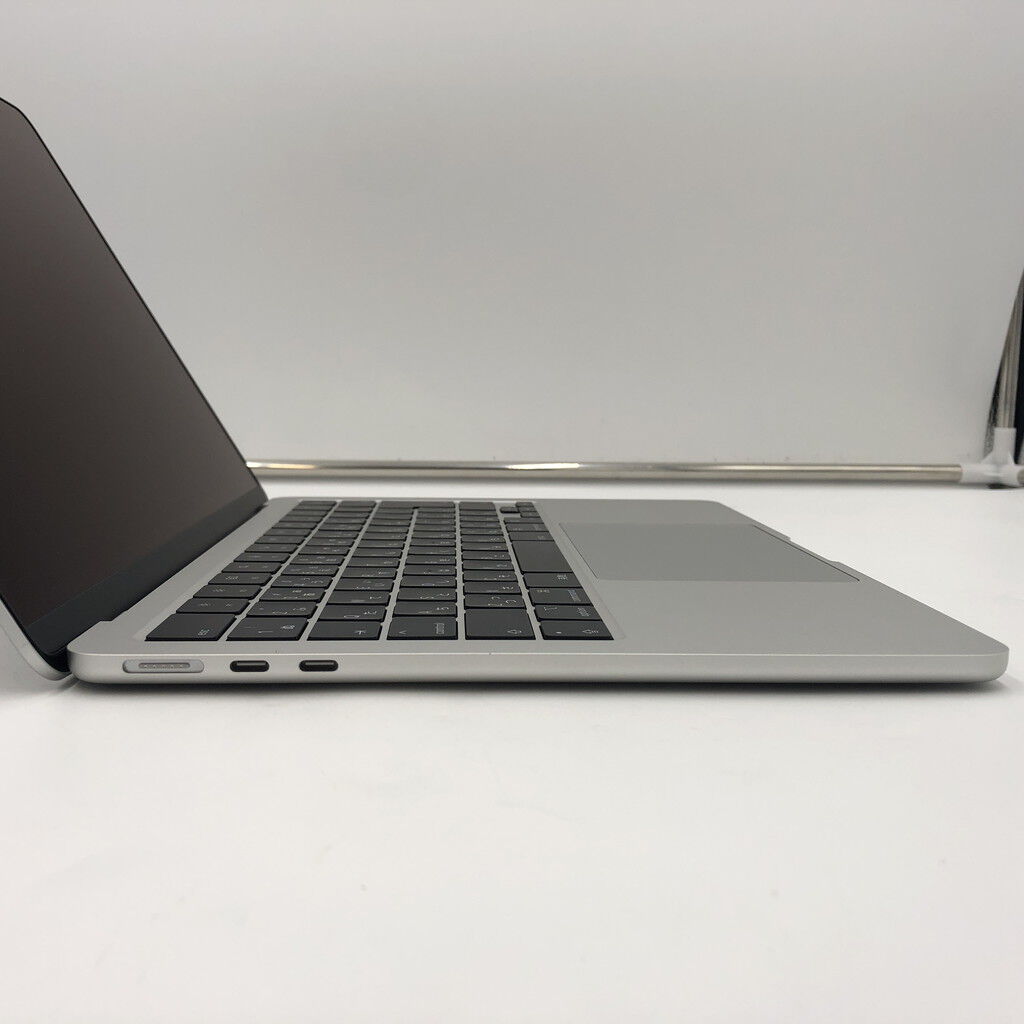 中古 MacBook Air 13インチ(M3/2024) シルバー M3(CPU:8C/GPU:10C)/16G