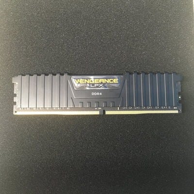 【博多店】中古  PC4-25600 16GB デスクトップ用(DDR4-3200) 140728 