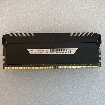 【京都店】中古  PC4-24000 8GB デスクトップ用(DDR4-3000) 128475 