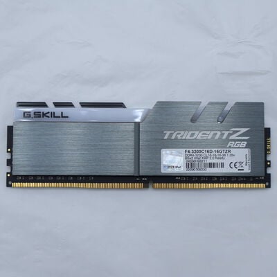 【通販センター】中古  PC4-25600 8GB デスクトップ用(DDR4-3200) 140727 
