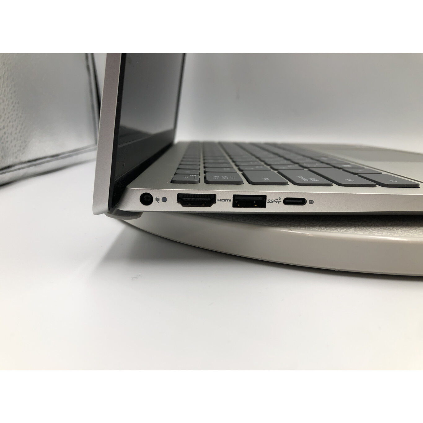 中古 DELL inspiron P157G(Ryzen7 5825U/16GB/SSD512GB/なし/オン
