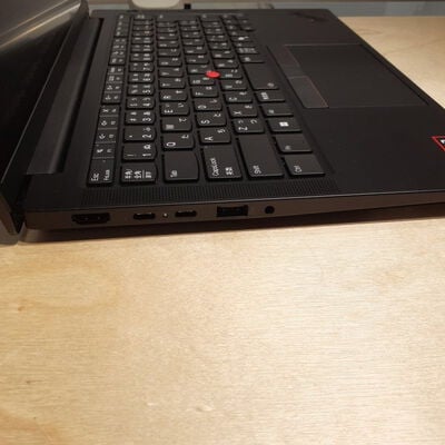 【鹿児島店】中古  Lenovo ThinkPad E14 Gen7(Ryzen 5 220/16GB/SSD500GB/-/オンボード/14/1920&times;1200/W11P) 4700000819 