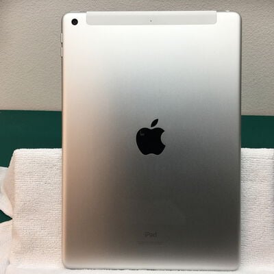 【佐賀南部バイパス店】中古  【SIMロック解除済み】【au】Apple iPad 10.2インチ (第8世代/2020) Wi-Fi+Cellular 32GB シルバー MYMJ2J/A 164446 