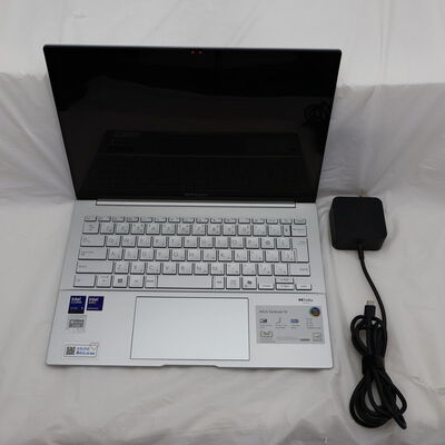 【通販センター】中古  ASUS Zenbook 14 OLED UX3405CA UX3405CA-TU5165SIW(Intel Core Ultra 5 225H/16GB DDR5 (PC5)/SSD512GB/なし/オンボード/14/1920x1200/Wi-Fi/W11H64 MAR) 194624 