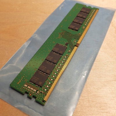 【鹿児島店】中古  PC4-25600 32GB デスクトップ用(DDR4-3200) 143224 