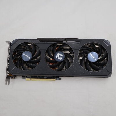 【通販センター】中古  GIGABYTE GV-R9060XTGAMING OC-16GD (RX9060XT 16G) 179900 