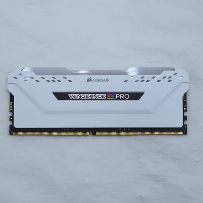 【通販センター】中古  PC4-25600 8GB デスクトップ用(DDR4-3200) 140727 