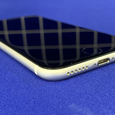 【横浜駅前店】中古  【au】Apple iPhoneSE 4.7インチ (第2世代/2020) 64GB (ホワイト) MHGQ3J/A 新パッケージ版 146172 